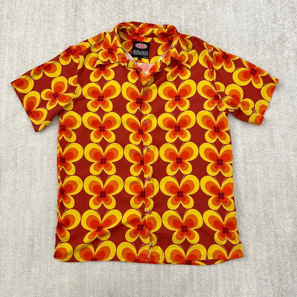 Zumiez Petals and Peacocks Butterfly Hawaiian Button Up Blouse Top L